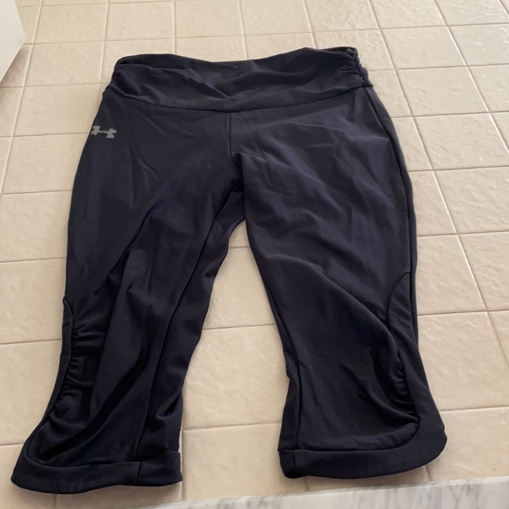 Large Under Armour  cropped leggings